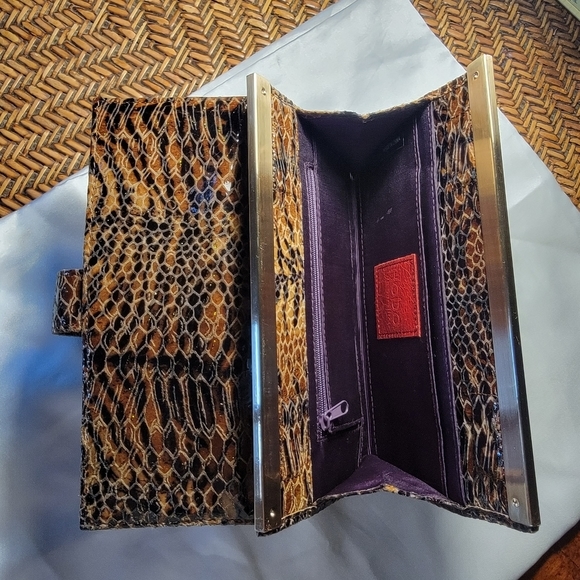 HOBO Maxine framed leather clutch wallet - Picture 6 of 12